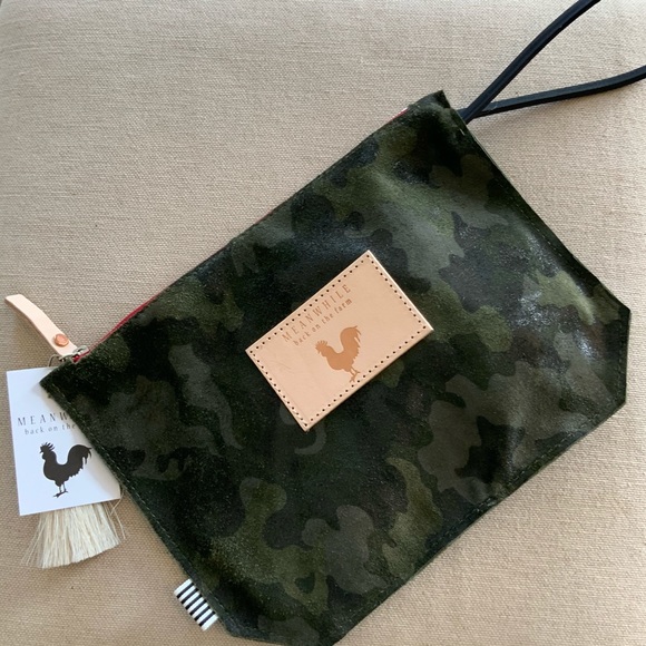 Meanwhile Back On The Farm Handbags - MEANWHILE BACK ON THE FARM Camo Clutch Wristlet